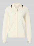 Gebreid jack met platte kraag.