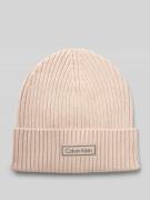 Gebreide muts met kasjmier en labelpatch