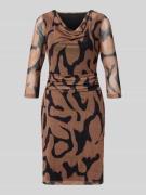 Knielange jurk met cascadehals