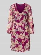 Knielange jurk met V-hals