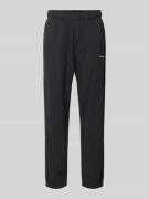 Regular fit sweatpants met labelstitching