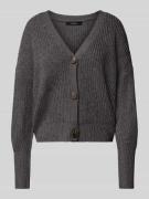 Loose fit gebreid jack met sierknopen, model 'LEA'