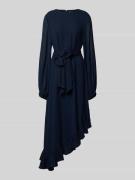 Flatteuze maxi-jurk met asymmetrische ruchezoom, model 'IFLOWER'