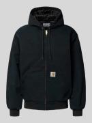 Jack met kangoeroezak en labeldetail