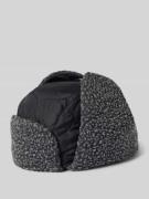 Trapper-muts met doorgestikt motief, model 'SANDBAY'