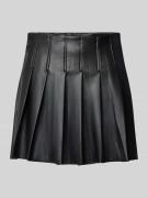 Rok in leerlook met plooien, model 'DORIT'