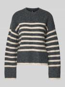 Relaxed fit gebreide pullover met wol, model 'LINE'
