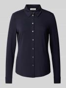 Overhemdblouse van viscosemix met platte kraag