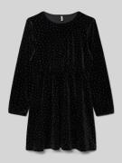 Getailleerde jurk met lange mouwen en siersteentjes, model 'VELLA'