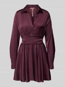 Mini-jurk met V-hals, model 'CONCETTA FLARE DRESS'