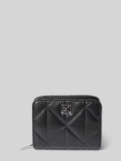 Portemonnee met doorgestikte naden en labelapplicatie