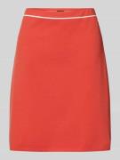 Knielange kokerrok met contraststrepen