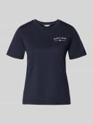 T-shirt met labelprint en ronde hals