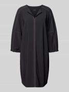 Knielange jurk met V-hals