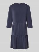 Knielange vrijetijdsjurk met hooggesloten hals