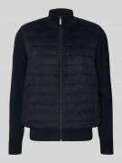 Gebreid jack met opstaande kraag en doorgestikte naden