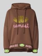Hoodie met siersteentjes en extra brede schouders