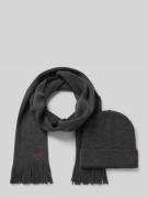 Set van sjaal en muts met cadeaubox