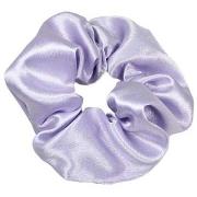 By Lyko Enfärgad Scrunchie I Silklook Purple