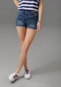 Aniston CASUAL Jeansshort met lichte slijteffecten