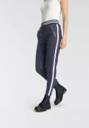 NU 20% KORTING: AJC Jogpants in trendy retro-design