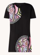 NIKKIE Circle mini T-shirt jurk met bloemenprint
